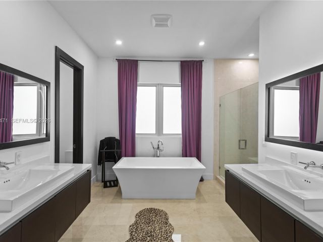 Home for rent at 3420 NW 84th Ave - photo 7532237