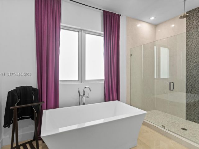 Home for rent at 3420 NW 84th Ave - photo 7532238