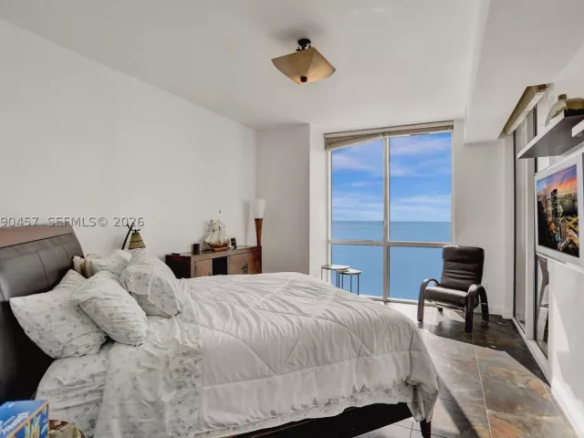 3-bedroom condo for sale in Sunny Isles Beach - 18101 Collins 4106 +Cabana - MondialRealty