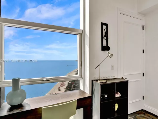 3-bedroom condo for sale in Sunny Isles Beach - 18101 Collins 4106 +Cabana - MondialRealty
