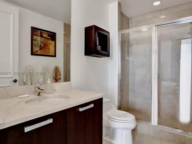 3-bedroom condo for sale in Sunny Isles Beach - 18101 Collins 4106 +Cabana - MondialRealty