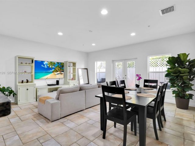 Home for sale at 2917 SW 30th Ct 2917 - photo 7532609