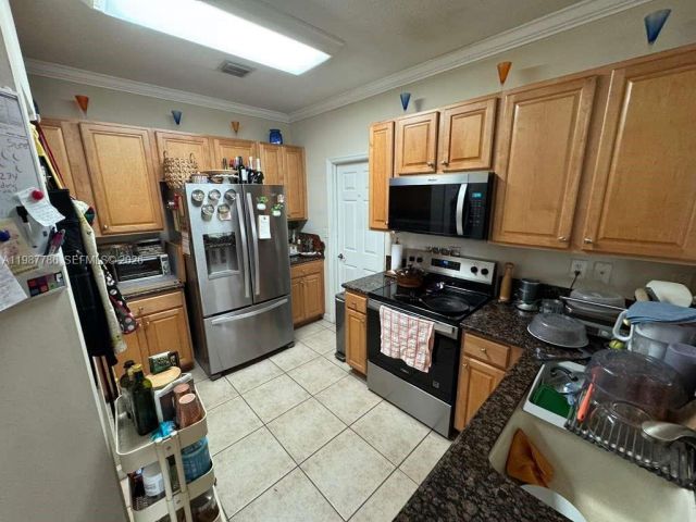 Home for rent at 7131 NW 114th Ct - photo 7532910