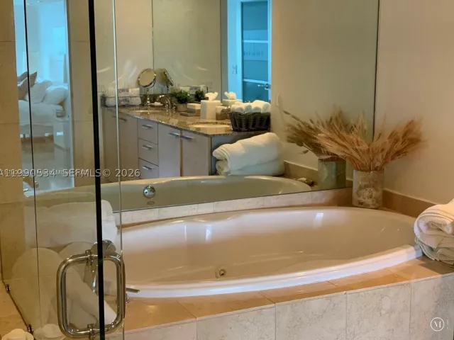2-bedroom condo for rent in Hallandale Beach - 1830 S Ocean Drive 4608 - MondialRealty