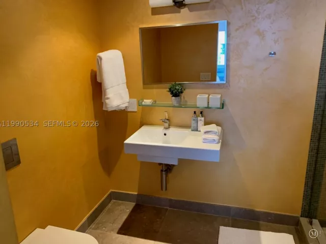 2-bedroom condo for rent in Hallandale Beach - 1830 S Ocean Drive 4608 - MondialRealty