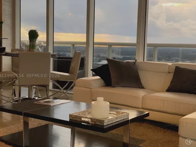 2-bedroom condo for rent in Hallandale Beach - 1830 S Ocean Drive 4608 - MondialRealty