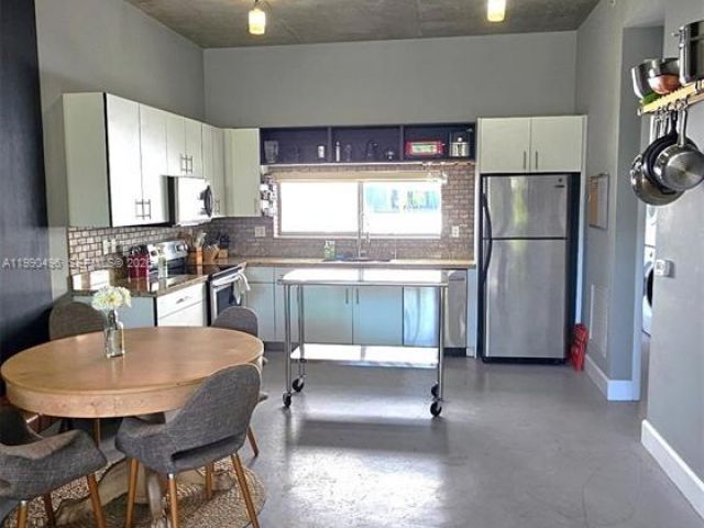 Home for sale at 721 SE 12th Ct 4 - photo 7532824