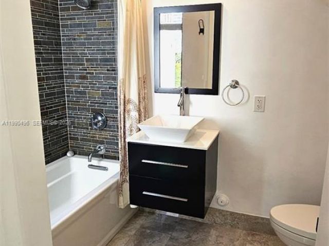 Home for sale at 721 SE 12th Ct 4 - photo 7532831