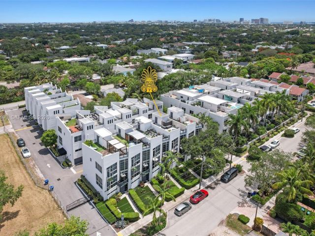 Home for sale at 721 SE 12th Ct 4 - photo 7532836