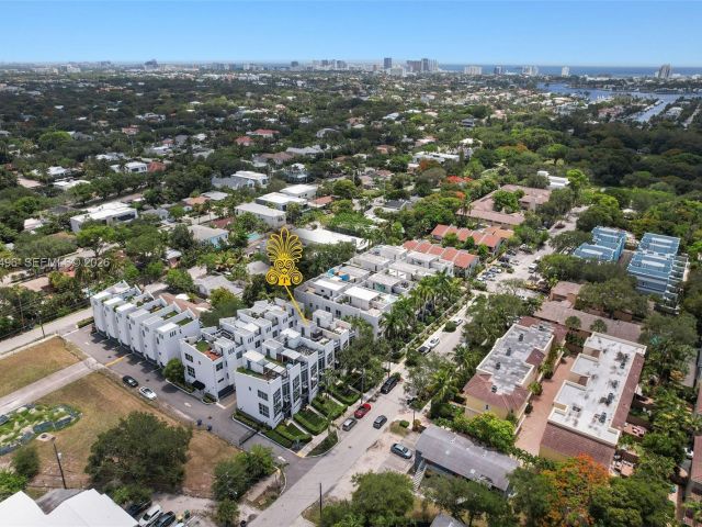 Home for sale at 721 SE 12th Ct 4 - photo 7532837