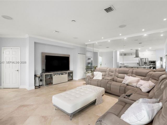 Home for rent at 11243 NW 58th Ter 1 - photo 7532924