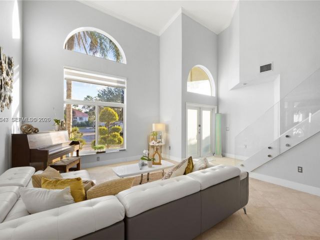 Home for rent at 11243 NW 58th Ter 1 - photo 7532928