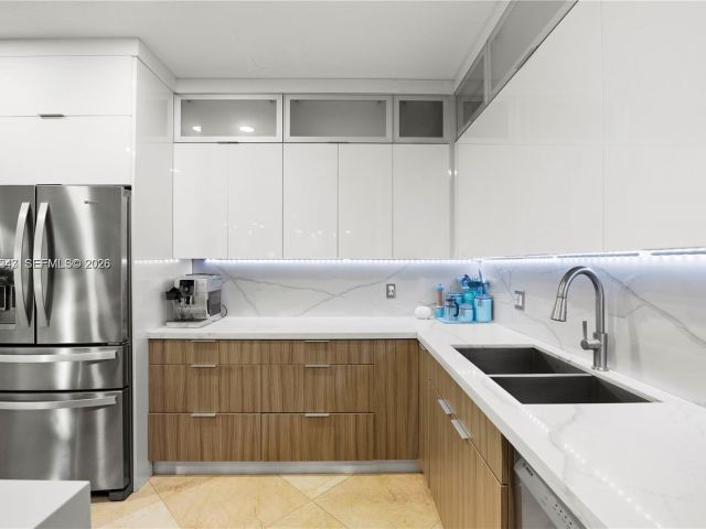 Home for rent at 11243 NW 58th Ter 1 - photo 7532935