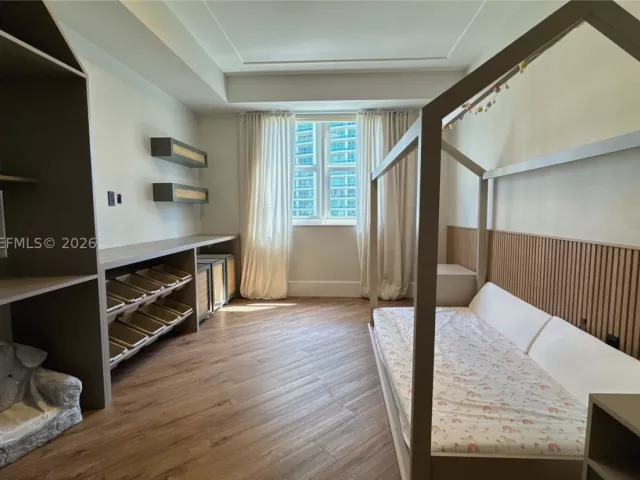 3-bedroom condo for sale in Aventura - 20000 E Country Club Dr 1016 - MondialRealty