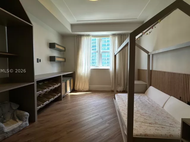 3-bedroom condo for sale in Aventura - 20000 E Country Club Dr 1016 - MondialRealty