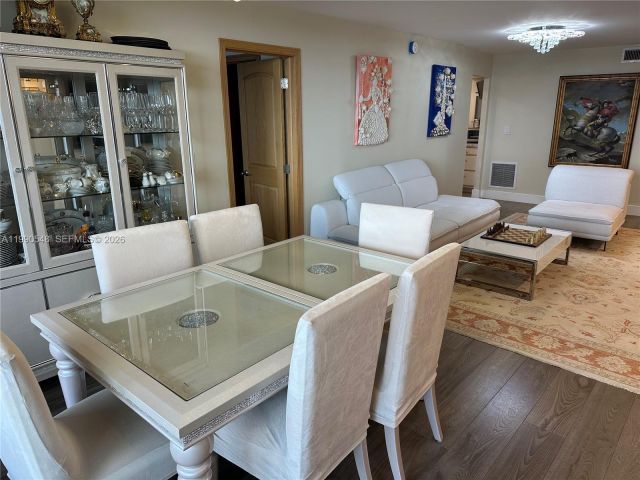 Apartment for rent  Unit #1431 - photo 7533092