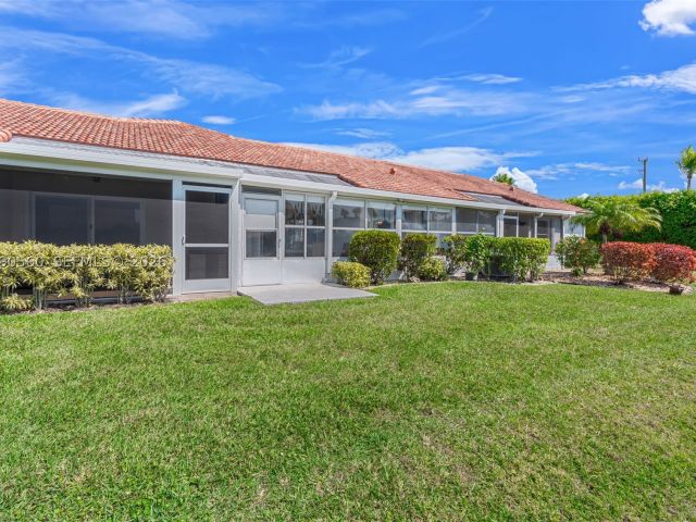 3-bedroom home for rent in Delray Beach - 15465 LAKE MAGNOLIA PLACE - MondialRealty