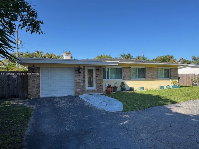 3-bedroom home for sale in Pompano Beach - 2355 SE 7th St - MondialRealty