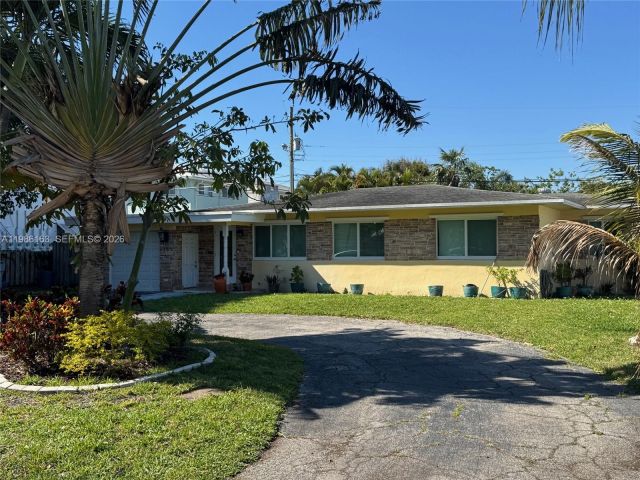 3-bedroom home for sale in Pompano Beach - 2355 SE 7th St - MondialRealty