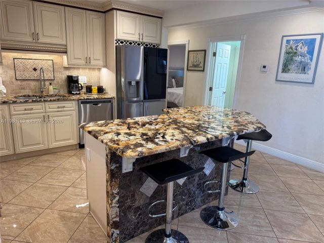 3-bedroom home for sale in Pompano Beach - 2355 SE 7th St - MondialRealty