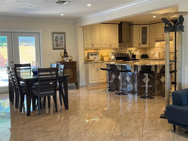 3-bedroom home for sale in Pompano Beach - 2355 SE 7th St - MondialRealty