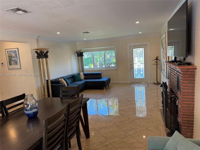 3-bedroom home for sale in Pompano Beach - 2355 SE 7th St - MondialRealty
