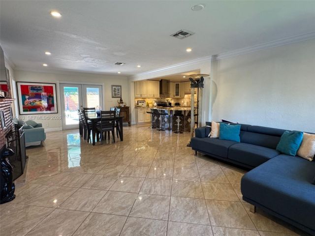 3-bedroom home for sale in Pompano Beach - 2355 SE 7th St - MondialRealty