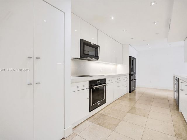 Apartment for rent  Unit #504 - photo 7533588