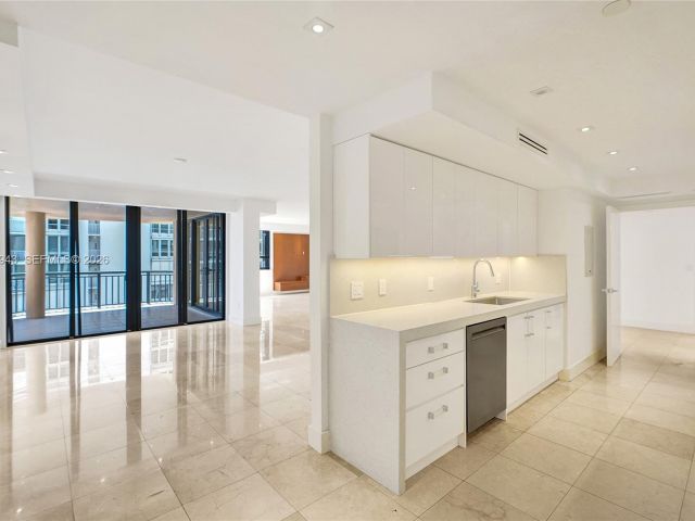 Apartment for rent  Unit #504 - photo 7533594