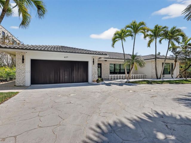 Home for rent at 607 Layne Blvd - photo 7532572