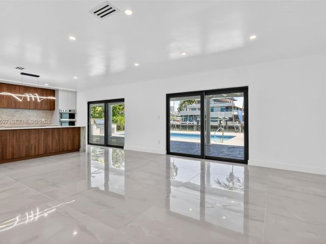 Home for rent at 607 Layne Blvd - photo 7532577