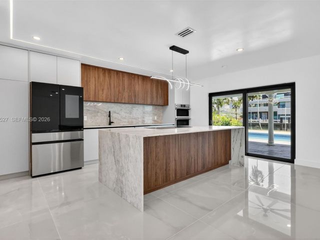 Home for rent at 607 Layne Blvd - photo 7532580