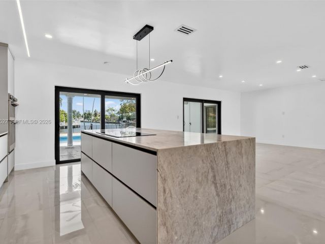 Home for rent at 607 Layne Blvd - photo 7532583