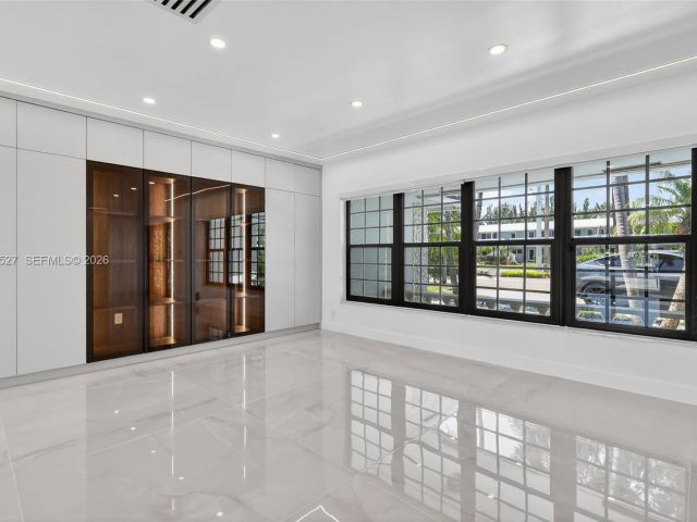 Home for rent at 607 Layne Blvd - photo 7532585