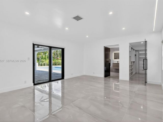 Home for rent at 607 Layne Blvd - photo 7532589