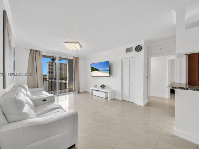 Apartment for sale  Unit #2705 - photo 7534122