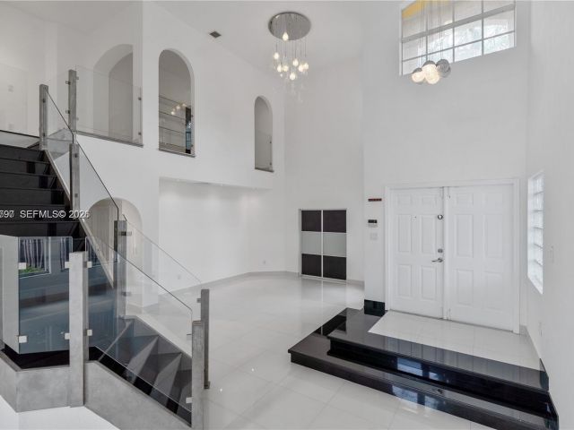 Home for rent at 7333 NW 108th CT - photo 7533807