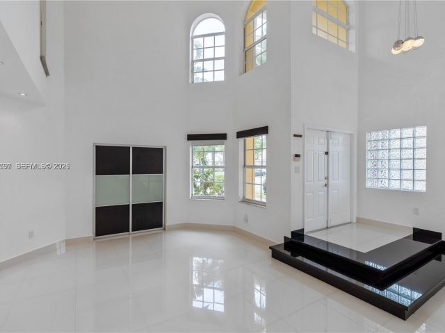 Home for rent at 7333 NW 108th CT - photo 7533808