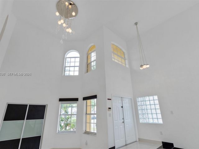 Home for rent at 7333 NW 108th CT - photo 7533813