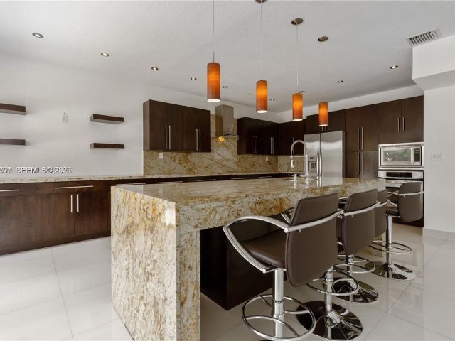 Home for rent at 7333 NW 108th CT - photo 7533822