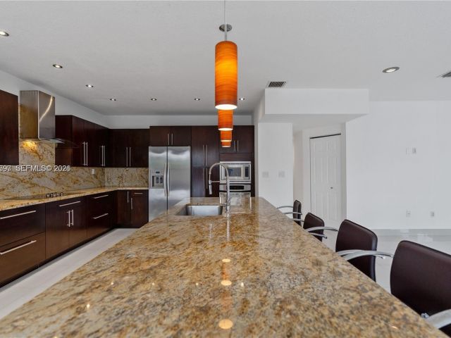 Home for rent at 7333 NW 108th CT - photo 7533823