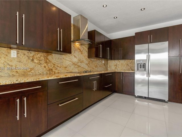 Home for rent at 7333 NW 108th CT - photo 7533825