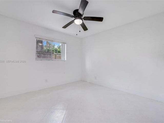 Home for sale at 1000 SW 32nd St - photo 7533166