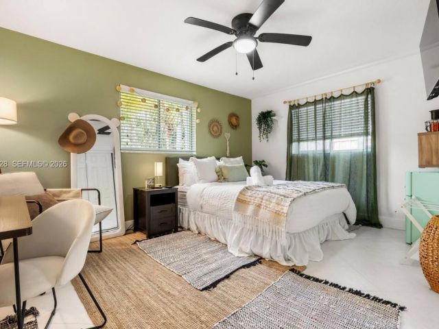 Home for sale at 1000 SW 32nd St - photo 7533168