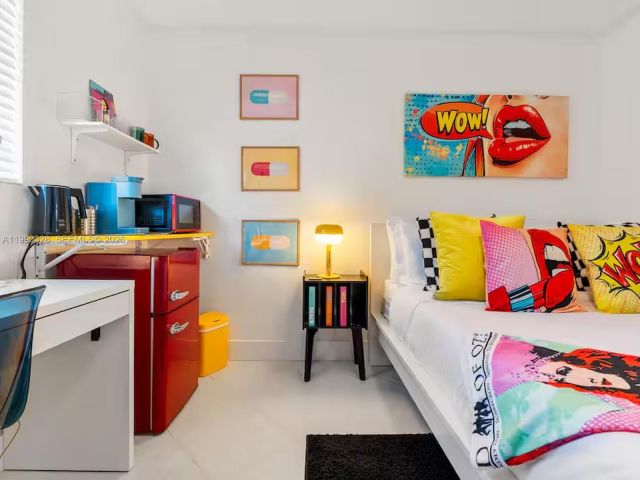 Home for sale at 1000 SW 32nd St - photo 7533172