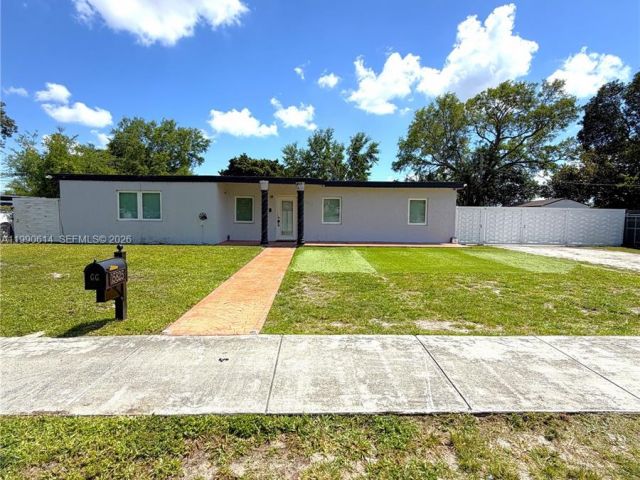 Home for sale at 15825 E Bunche Park Dr - photo 7534536