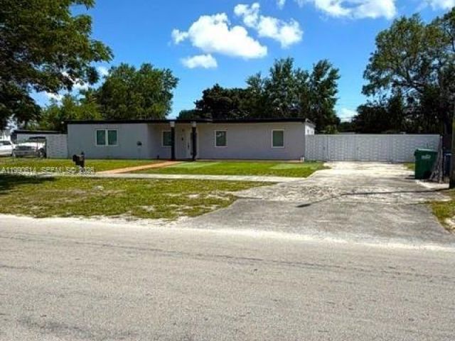 Home for sale at 15825 E Bunche Park Dr - photo 7534538