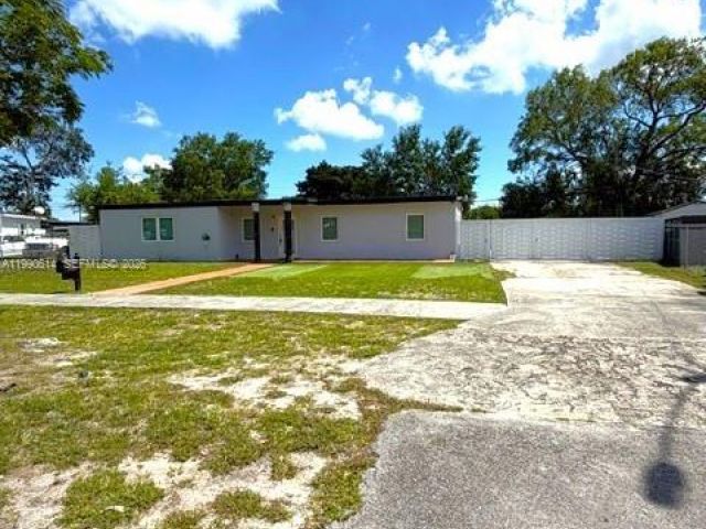 Home for sale at 15825 E Bunche Park Dr - photo 7534539