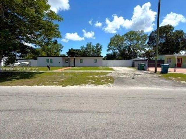 Home for sale at 15825 E Bunche Park Dr - photo 7534541