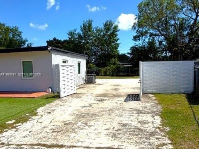 Home for sale at 15825 E Bunche Park Dr - photo 7534549